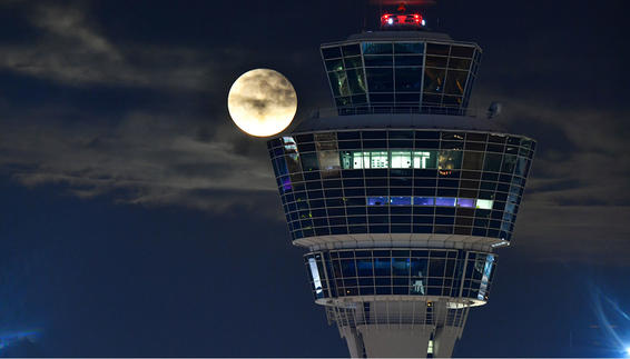 Tower bei Supermond