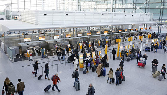 Terminal 2 Check-in Halle