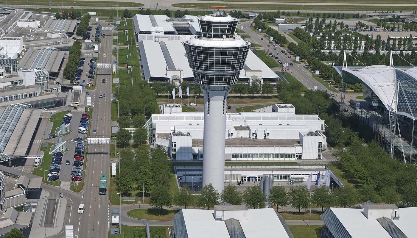 Die FMG Betreibergesellschaft des Münchner Flughafens feiert ihr 60jähriges Bestehen. Luftaufnahme vom Tower
