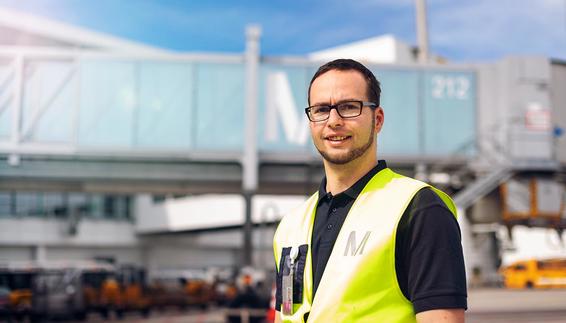 Pascal ist Loader am Flughafen München 