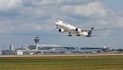 Lufthansa A350 beim Start mit Tower