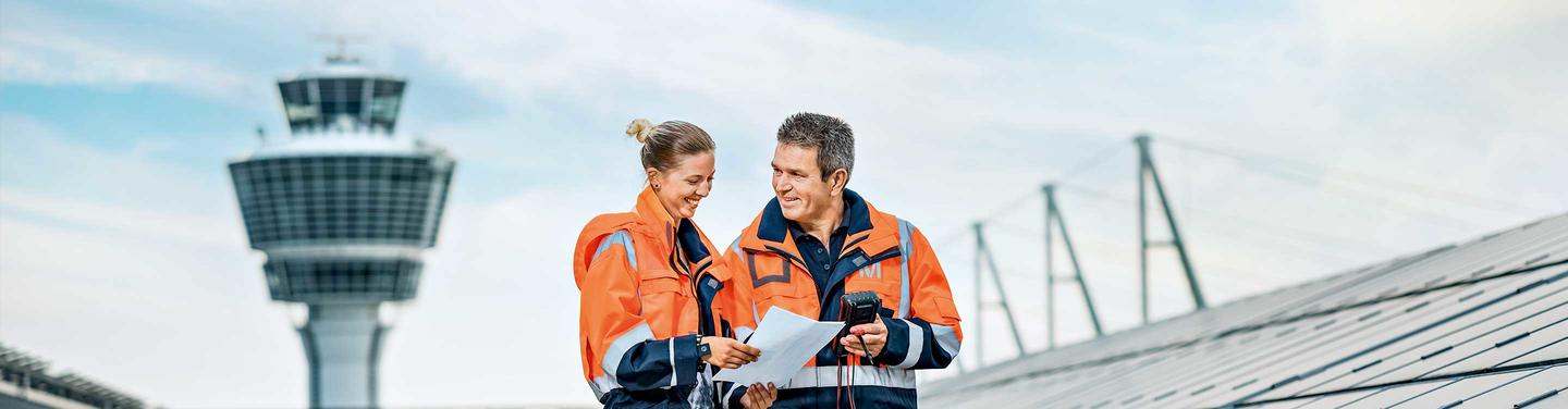 Duales Studium Bachelor of Engineering Elektro- und Informationstechnik Dabei kommunizieren und arbeiten Sie eng mit unterschiedlichsten Flughafen-Fachbereichen zusammen, wie etwa bei Projektbesprechungsterminen