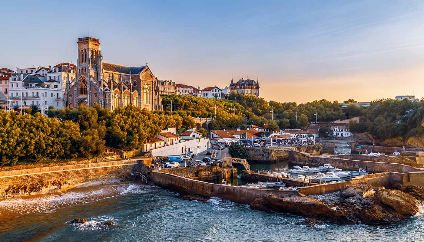 Ausblick über Küstenstadt Biarritz Ausblick über Küstenstadt Biarritz