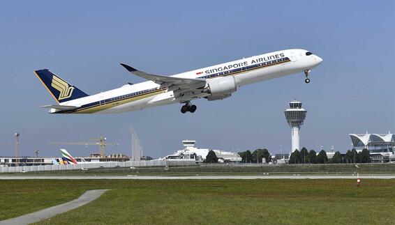 Über 170 Destinationen sind wieder nonstop vom Münchner Flughafen aus erreichbar Startender Airbus A350 der Singapore Airlines
