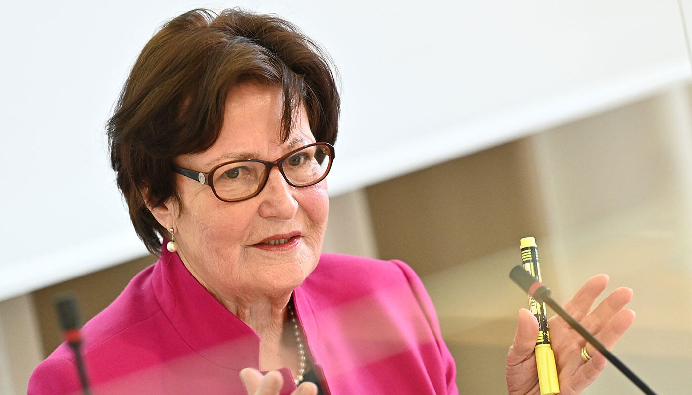 Christa Stewens Christa Stewens