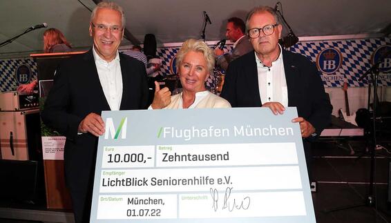 Scheckübergabe Spendenübergabe Seniorenhilfe "LichtBlick"
