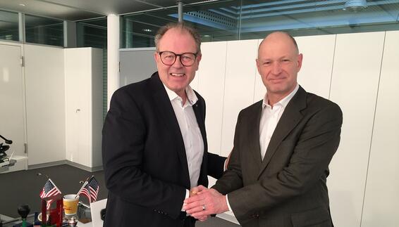 Jost Lammers, Vorsitzender der Geschäftsführung der Flughafen München GmbH und Thomas Bihler, Vorsitzender des Flughafenvereins