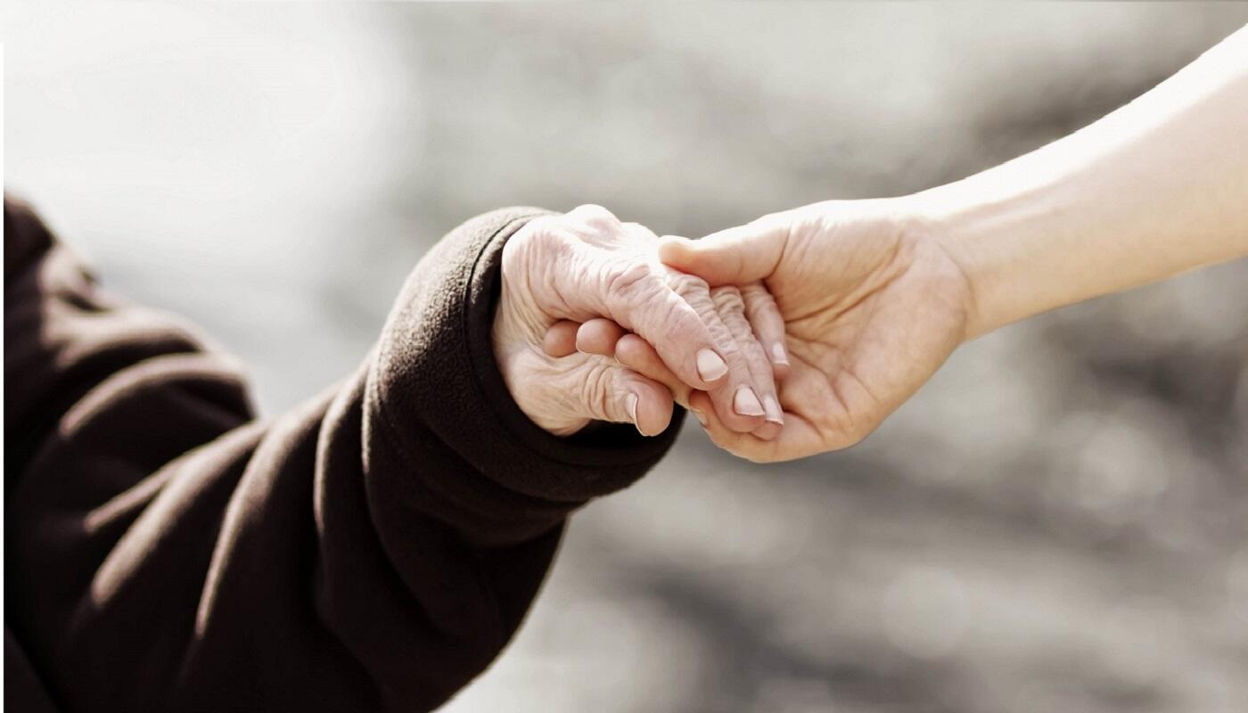 Hilfe in Not Symbolbild helfende Hände