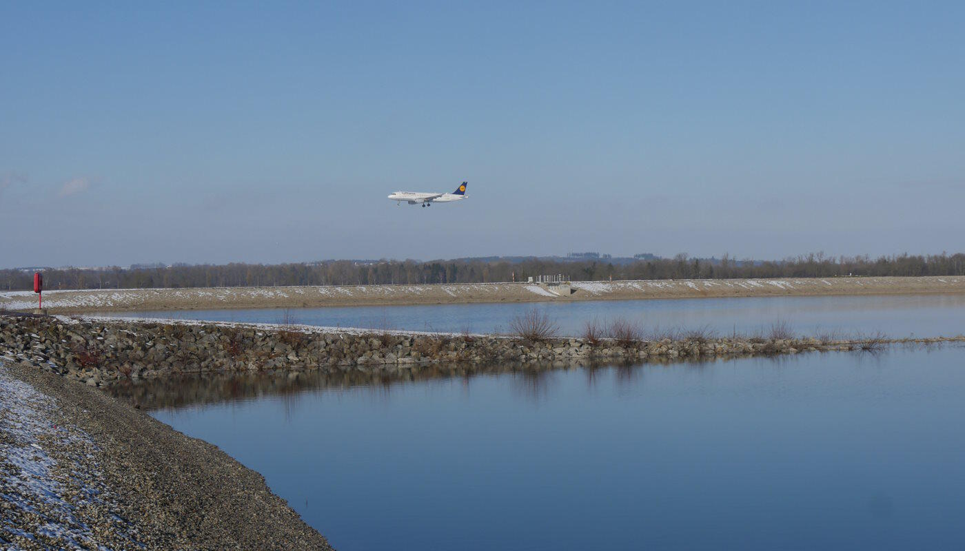Enteisungsabwasserbecken Enteisungsabwasserbecken