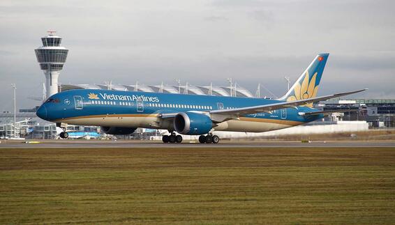 vietnam airlines take off from munich airport