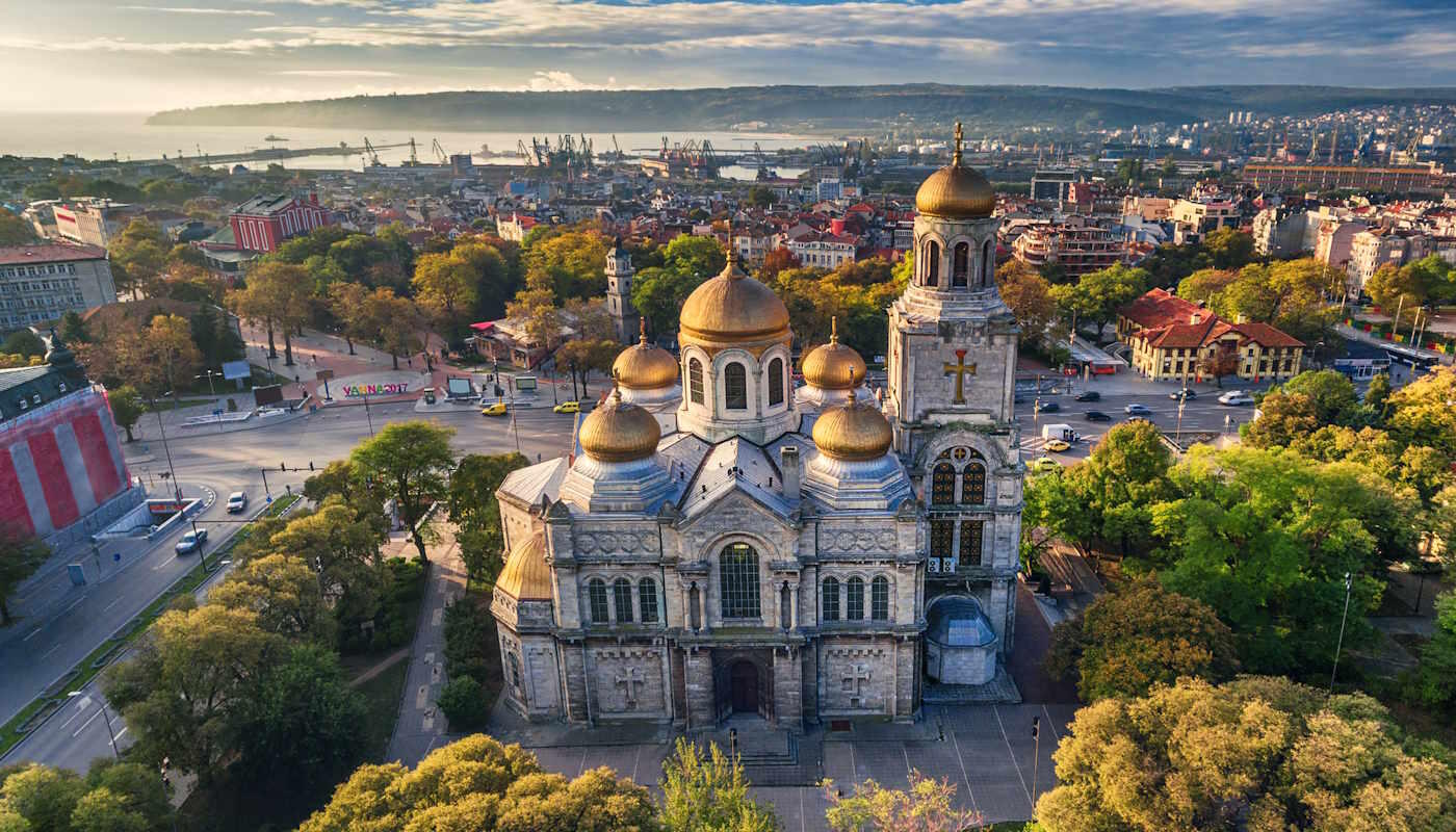 Muttergottes-Kathedrale in Varna, Bulgarien Muttergottes-Kathedrale in Varna, Bulgarien