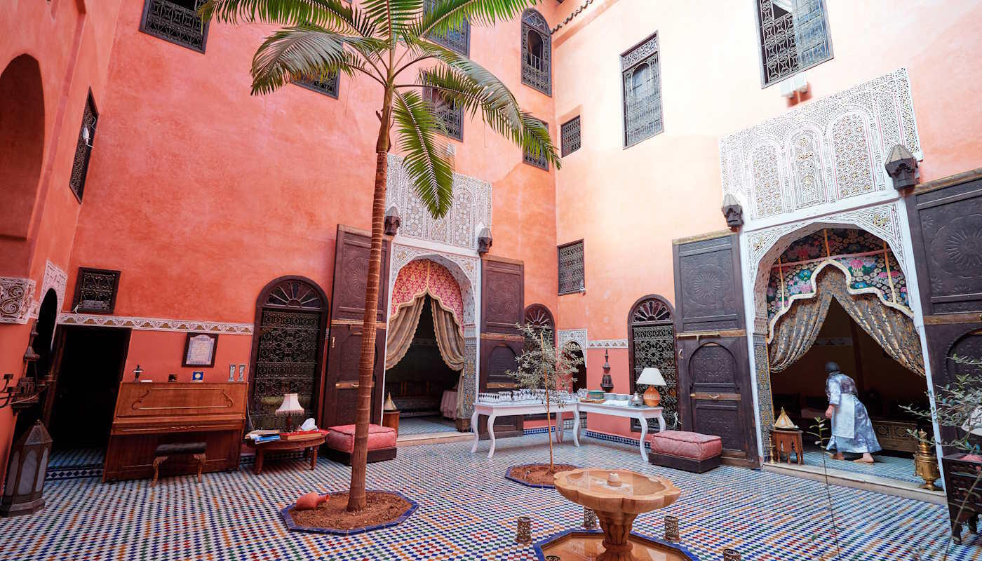 Schöner Innenhof in Casablanca, Marokko Schöner Innenhof in Casablanca, Marokko
