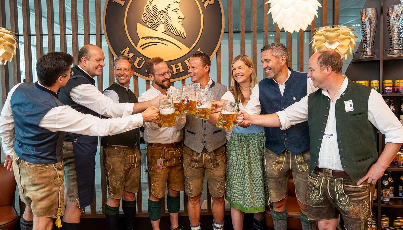 Bayerische Gastro-Tradition im Terminal 2: Paulaner Bierhaus eröffnet am Flughafen München Bayerische Gastro-Tradition im Terminal 2: Paulaner Bierhaus eröffnet am Flughafen München