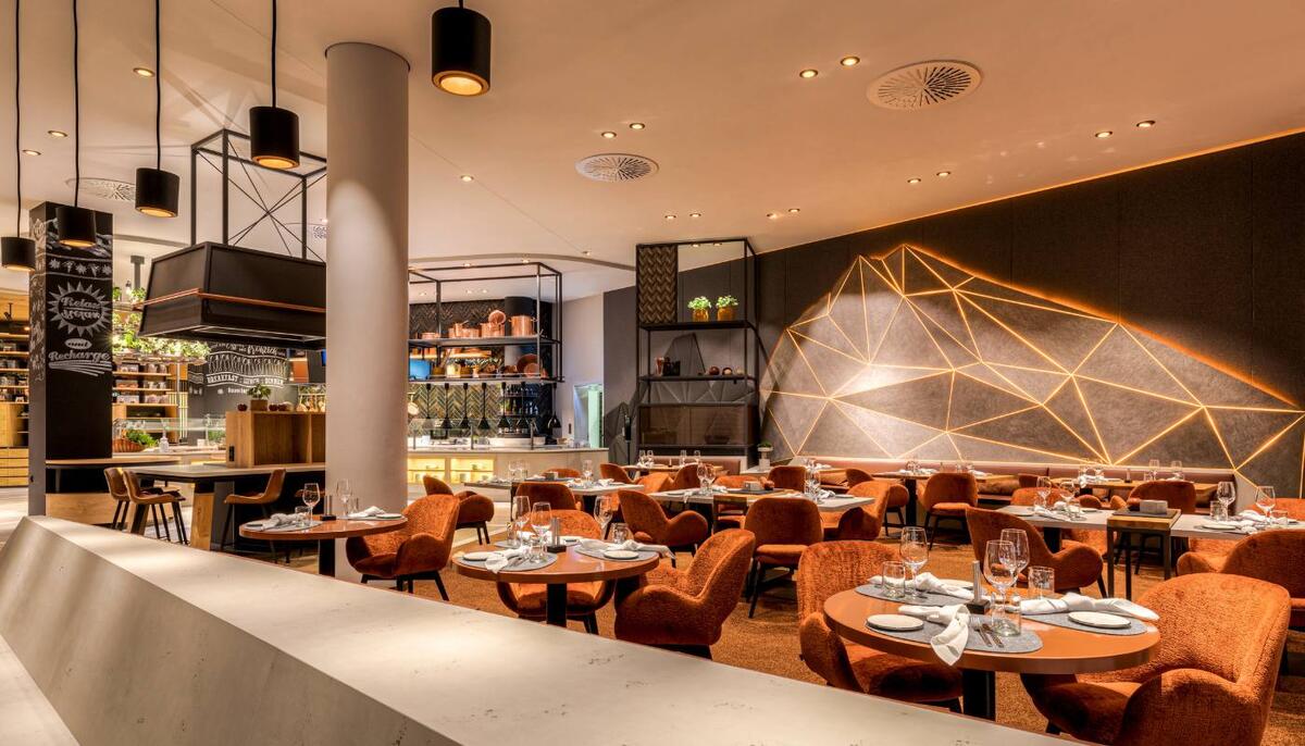 Gourmet, Social Dining und preisgekrönte Destillerie Gourmet, Social Dining und preisgekrönte Destillerie