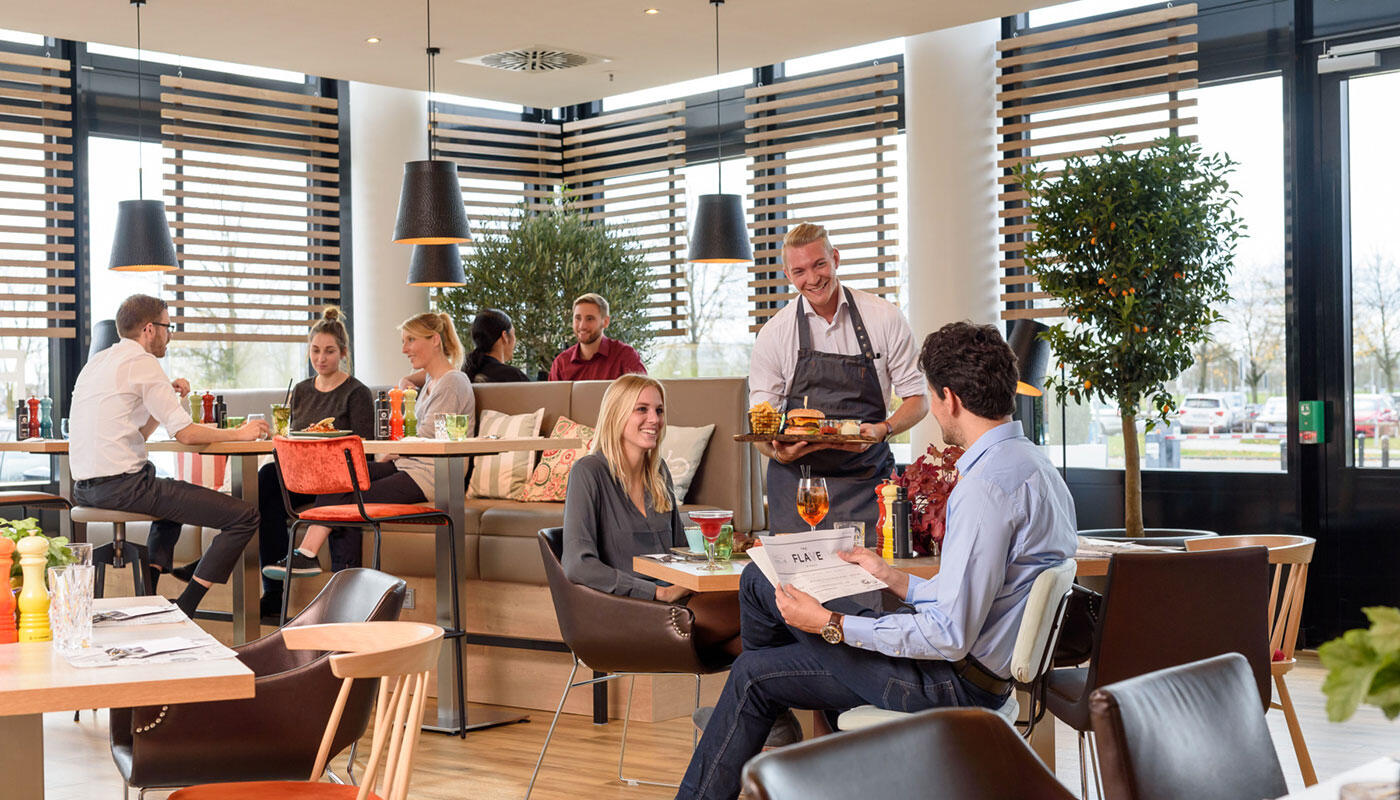 The Flave of Munich Innenansicht des Restaurants "The Flave of Munich" im Novotel am Flughafen München