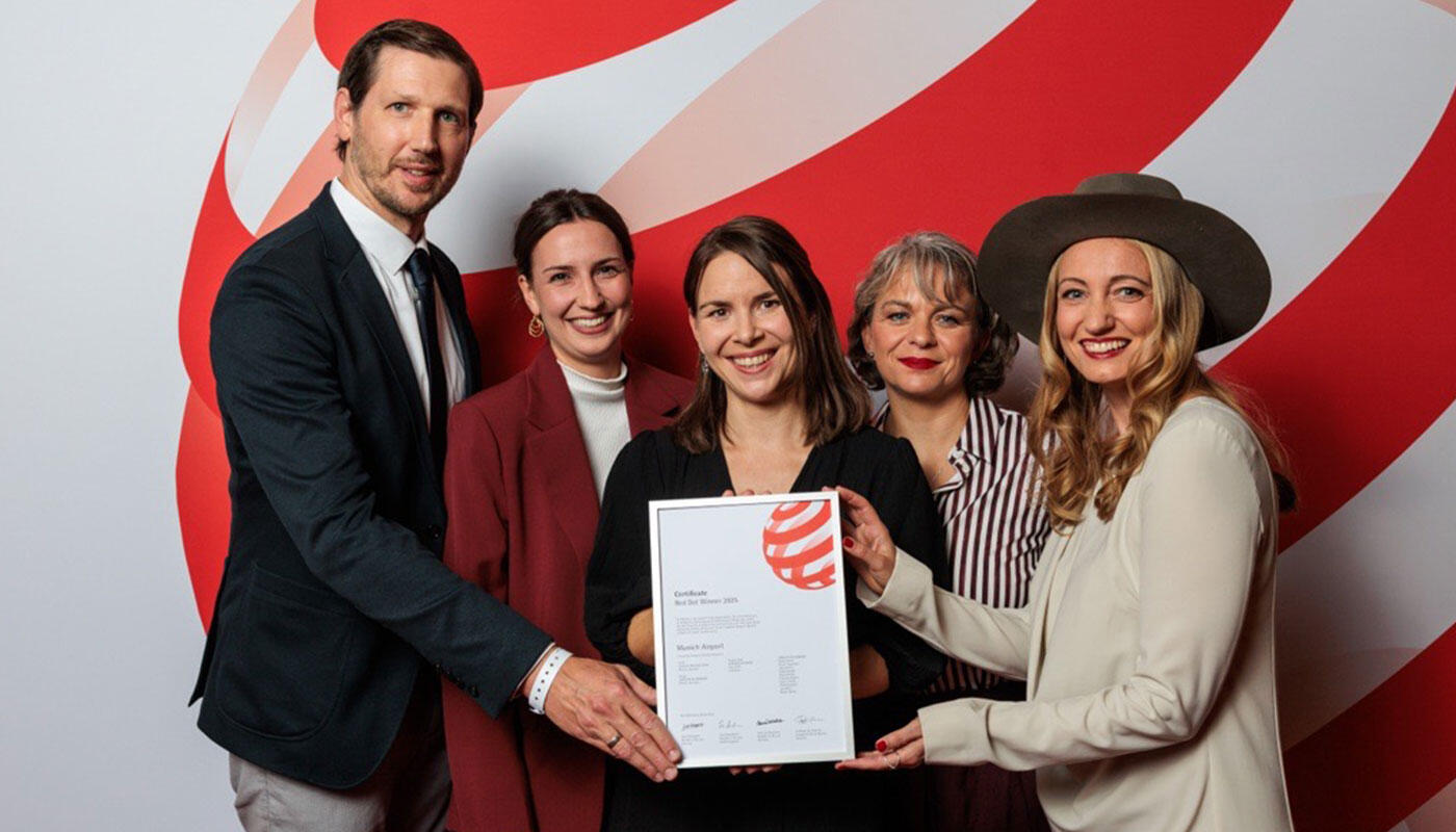 Red Dot Award Das Markenteam der FMG bei der Verleihung zum Red Dot Award.