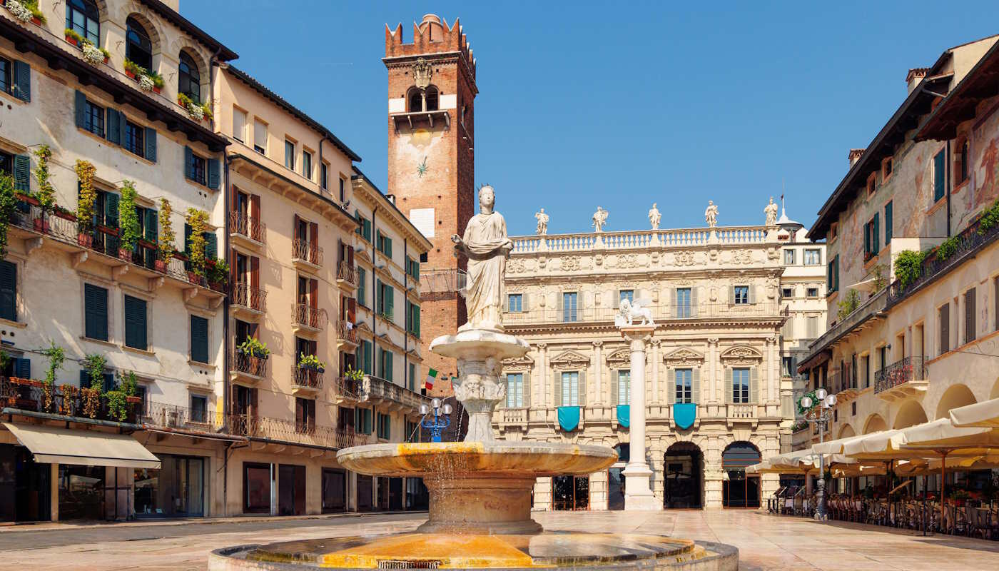 Piazza delle Erbe in Verona, Italien Piazza delle Erbe in Verona, Italien