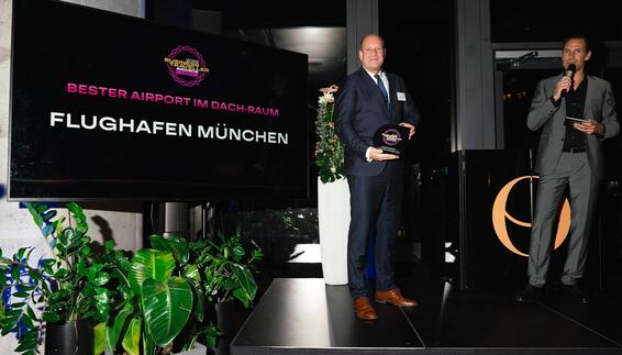 Auf dem Bild von links nach rechts: Dr. Jan-Henrik Andersson, Geschäftsführer Commercial FMG, und Moderator Alexander Mazza.